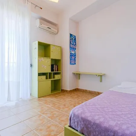 Evergreen 3-bdrm Maison, 300m To Beach, Kriopigi
