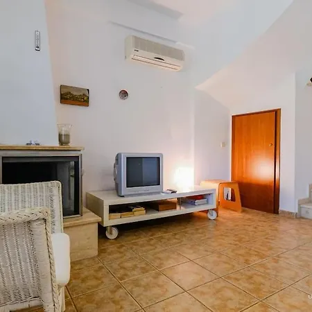 Dom wakacyjny Evergreen 3-bdrm Maison, 300m To Beach,