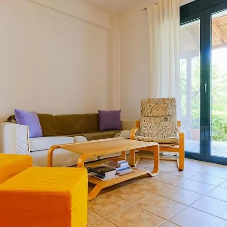 Holiday home Evergreen 3-bdrm Maison, 300m To Beach, *
