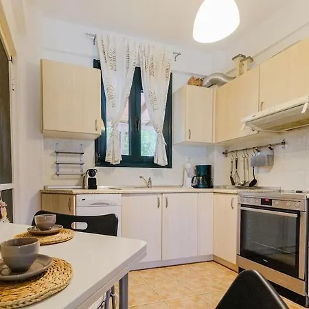 Evergreen 3-bdrm Maison, 300m To Beach,