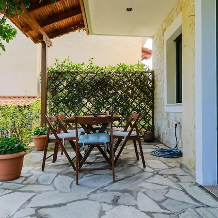 Holiday home Evergreen 3-bdrm Maison, 300m To Beach, *
