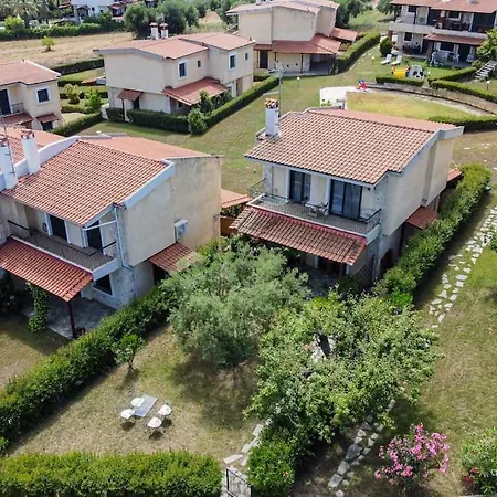 Evergreen 3-bdrm Maison, 300m To Beach, Kriopigi