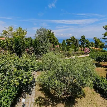 Holiday home Evergreen 3-bdrm Maison, 300m To Beach,
